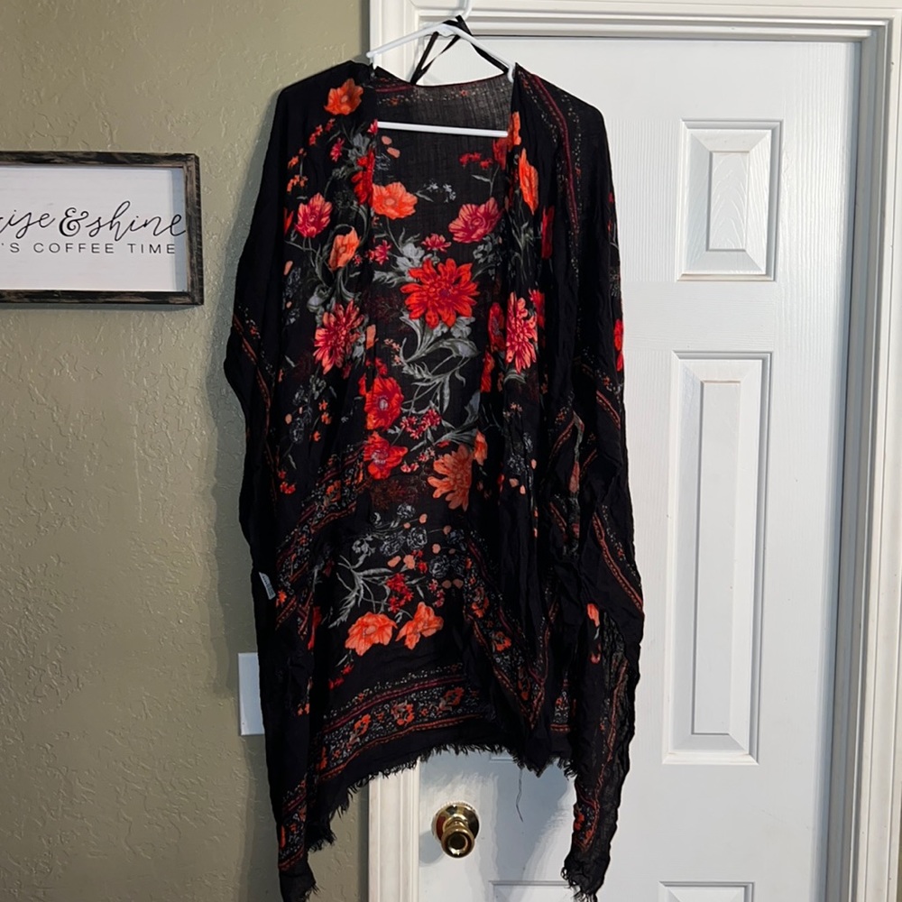 American Eagle cover up. Size: OS. Black and red floral print.